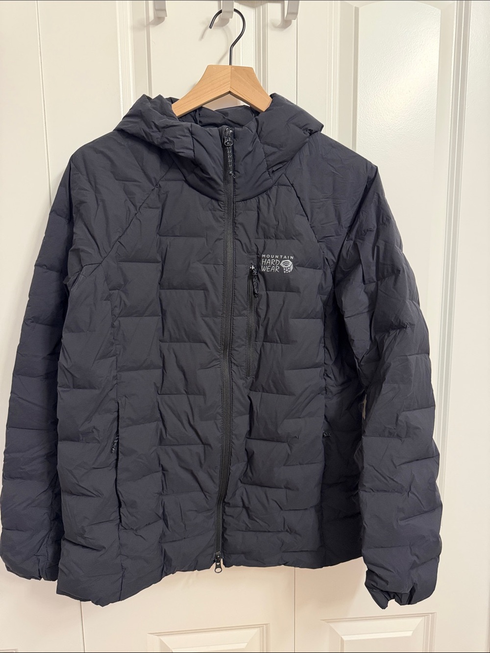 Women’s Mountain Hardwear Stretchdown Hoody, size Large Black